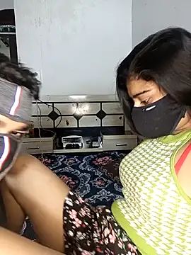 Snapshot of Love-N chatting on December 2025 10:49:02 PM Love-N online show from December 2025 10:49:02 PM