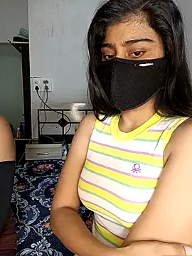 Snapshot of Love-N chatting on December 2025 10:06:02 PM Love-N online show from December 2025 10:06:02 PM