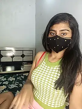 Snapshot of Love-N chatting on February 2026 07:39:02 PM Love-N online show from February 2026 07:39:02 PM