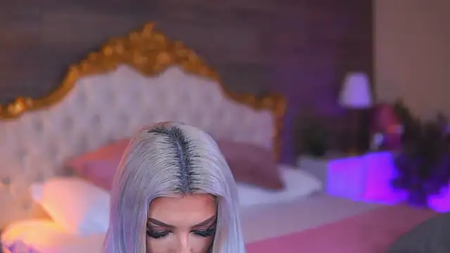 Juicy Jessye online show from April 2026 08:29:01 PM