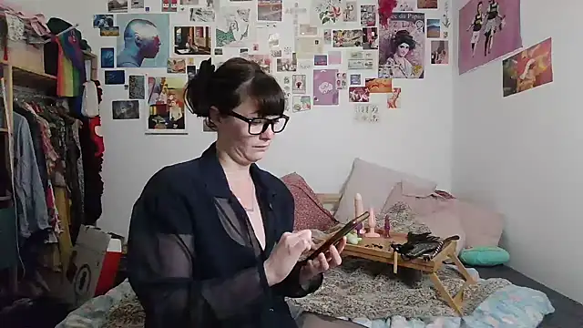 Snapshot of AdorahB3ll3 chatting on March 2025 08:09:01 PM AdorahB3ll3 online show from March 2025 08:09:01 PM