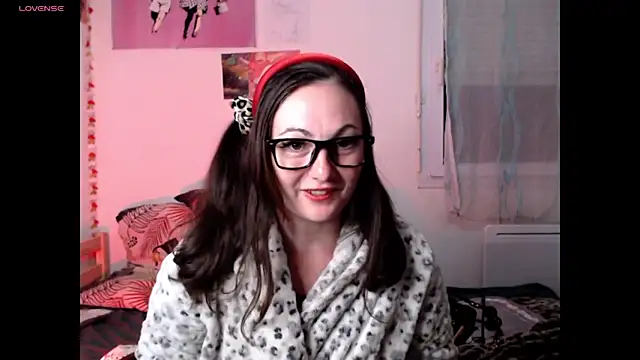 AdorahB3ll3 online show from April 2026 07:03:02 PM