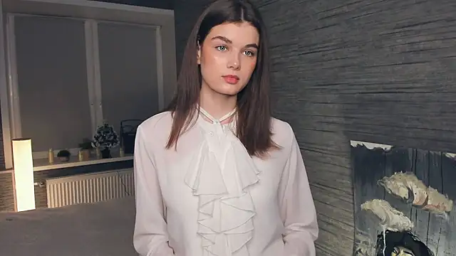 FloraDobb online show from February 2025 07:04:01 PM