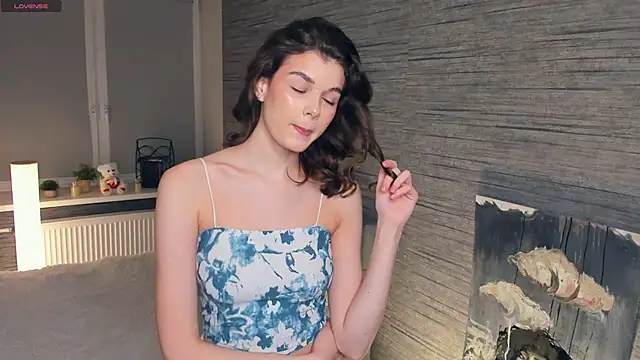 FloraDobb online show from February 2025 07:28:02 PM