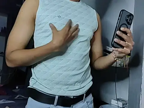 Snapshot of fit_boyxx chatting on November 2025 08:10:01 PM fit boyxx online show from November 2025 08:10:01 PM