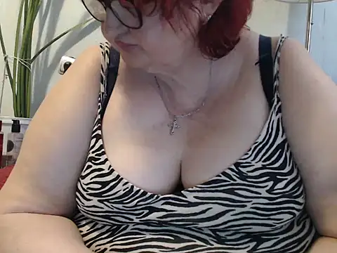 Snapshot of DeniseeRosea chatting on May 2026 04:25:01 PM DeniseeRosea online show from May 2026 04:25:01 PM
