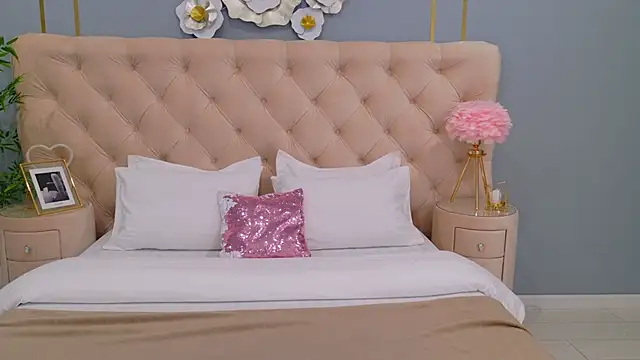 SandraTucker online show from November 2025 03:05:01 AM