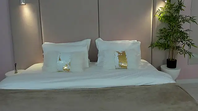 SandraTucker online show from November 2025 02:55:01 AM