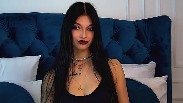 Snapshot of BeverlyMost chatting on June 2026 06:28:01 AM BeverlyMost online show from June 2026 06:28:01 AM