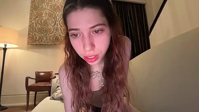 Snapshot of HappyVivy chatting on December 2025 12:49:02 AM HappyVivy online show from December 2025 12:49:02 AM