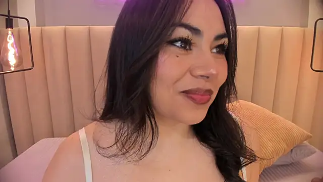 Naomymonroe  online show from May 2026 10:32:02 AM