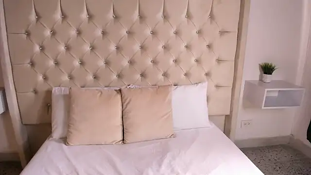 Snapshot of bella_bloomg chatting on March 2025 07:13:02 PM bella bloomg online show from March 2025 07:13:02 PM