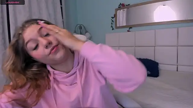 alaia greyy online show from February 2025 12:52:02 PM