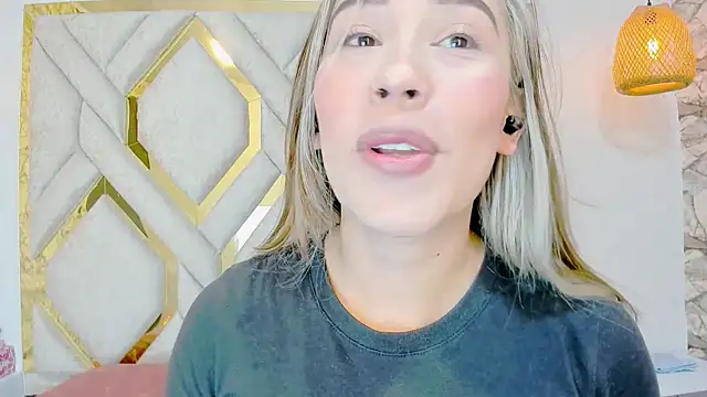 Lannajansen online show from February 2025 01:06:01 PM