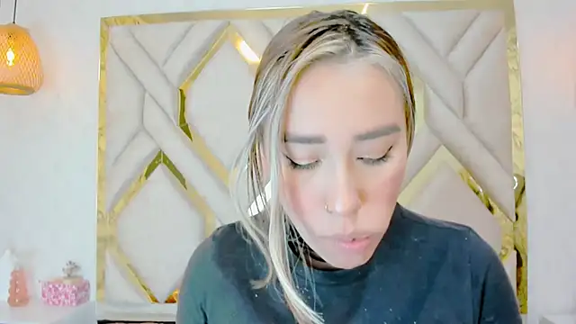 Lannajansen online show from February 2025 04:50:01 PM