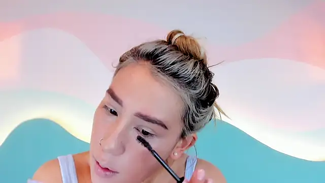 Lannajansen online show from November 2025 02:17:01 PM