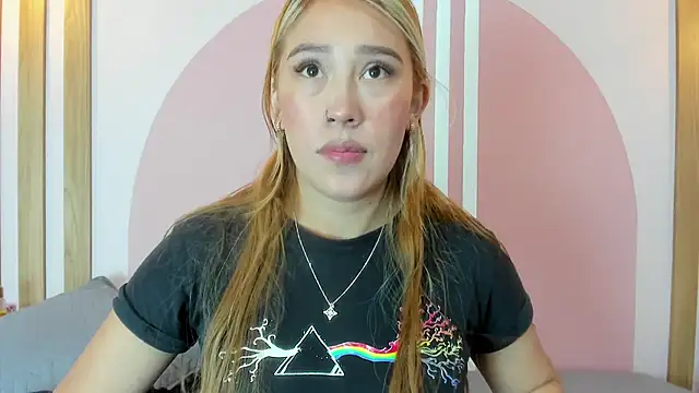 Lannajansen online show from April 2026 03:20:02 PM