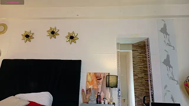 Akemirosse online show from November 2025 06:22:02 PM