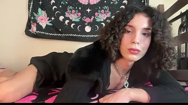 Snapshot of KatValentine222 chatting on January 2025 10:08:02 PM KatValentine222 online show from January 2025 10:08:02 PM