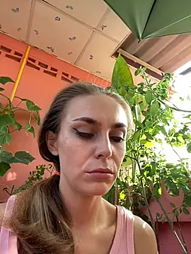 White Lu online show from April 2026 02:11:01 AM