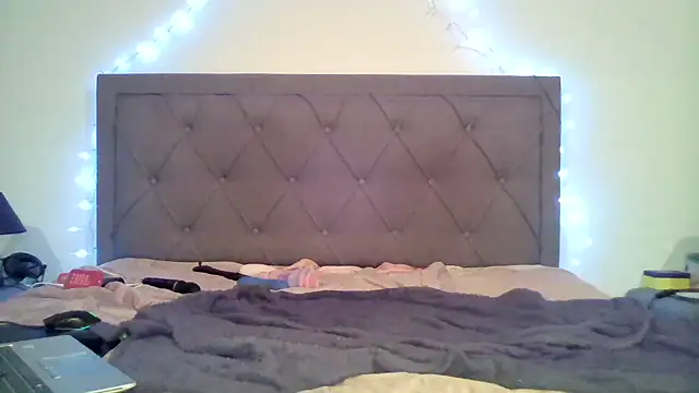 Snapshot of bunnyfox420 chatting on January 2025 03:54:02 AM bunnyfox420 online show from January 2025 03:54:02 AM