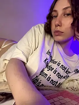 Snapshot of Molli_Luv chatting on July 2026 01:26:01 PM Molli Luv online show from July 2026 01:26:01 PM