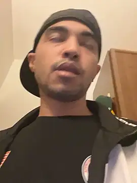 Snapshot of tony51753 chatting on January 2025 03:38:01 AM tony51753 online show from January 2025 03:38:01 AM