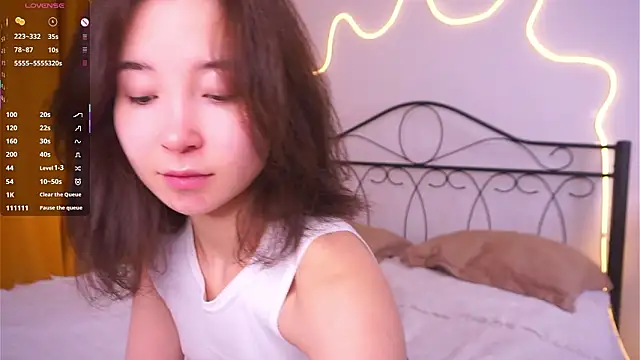 VeronaCritchlow online show from March 2026 07:25:02 AM