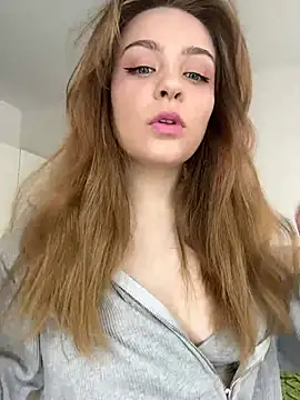 MiaM00N online show from March 2025 07:15:01 AM