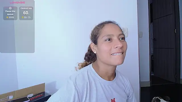 Zoedaniels online show from October 2025 02:08:02 AM