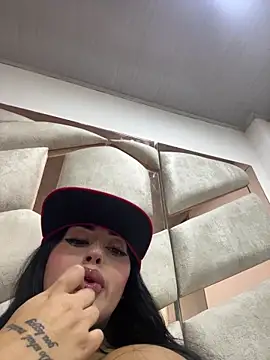 Girl milk7 online show from March 2026 06:41:02 AM