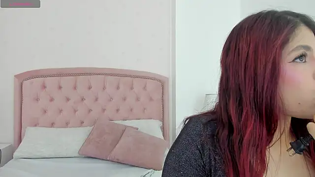 Kendall  Fox online show from November 2025 06:26:02 AM