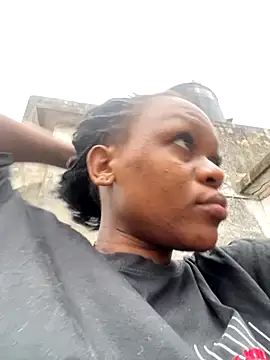 Boneca25 online show from November 2025 03:25:02 PM