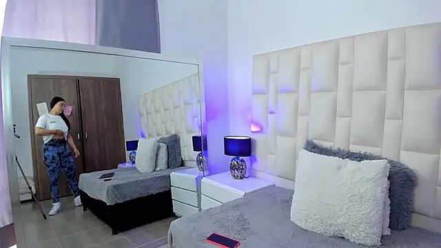 Ariana rouse online show from September 2025 05:36:02 PM