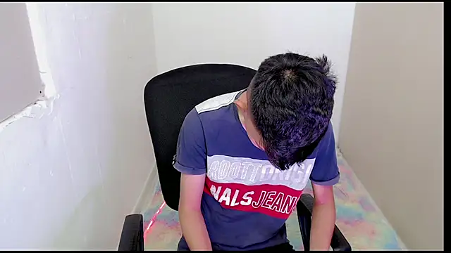 Snapshot of Alexxx_lov chatting on February 2025 12:36:01 PM Alexxx lov online show from February 2025 12:36:01 PM