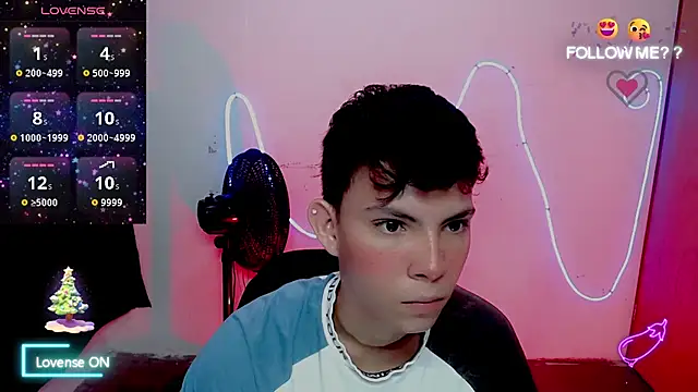 Snapshot of Alexxx_lov chatting on December 2025 12:45:01 PM Alexxx lov online show from December 2025 12:45:01 PM