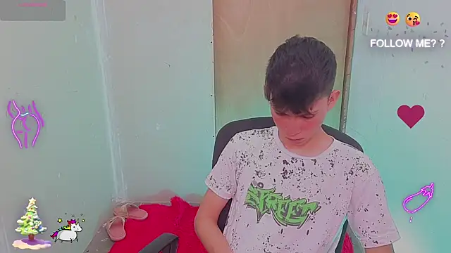 Snapshot of Alexxx_lov chatting on February 2026 12:32:02 PM Alexxx lov online show from February 2026 12:32:02 PM