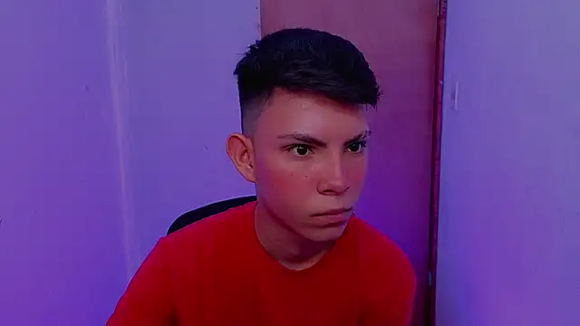 Snapshot of Alexxx_lov chatting on February 2026 12:35:01 PM Alexxx lov online show from February 2026 12:35:01 PM