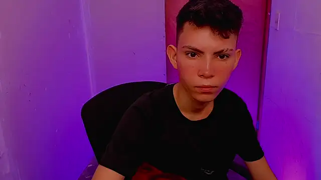 Snapshot of Alexxx_lov chatting on February 2026 12:34:02 PM Alexxx lov online show from February 2026 12:34:02 PM