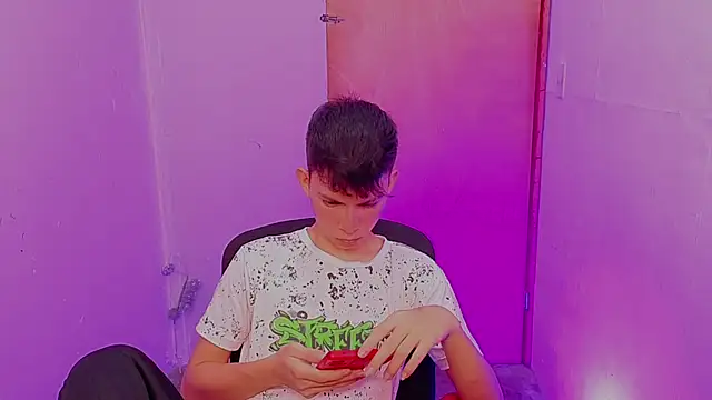 Snapshot of Alexxx_lov chatting on February 2026 12:38:01 PM Alexxx lov online show from February 2026 12:38:01 PM