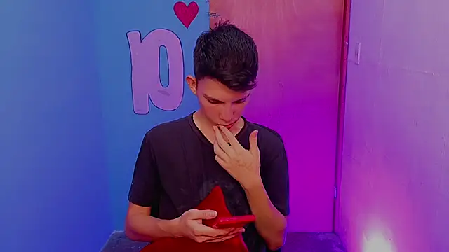 Snapshot of Alexxx_lov chatting on February 2026 12:28:02 PM Alexxx lov online show from February 2026 12:28:02 PM