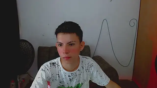 Snapshot of Alexxx_lov chatting on March 2026 01:06:02 PM Alexxx lov online show from March 2026 01:06:02 PM