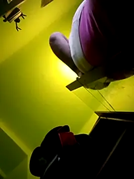 Adrianka online show from November 2025 07:48:02 PM