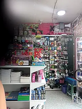 Snapshot of Vale_Saenzz chatting on January 2026 05:38:02 PM Vale Saenzz online show from January 2026 05:38:02 PM