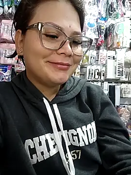 Snapshot of Vale_Saenzz chatting on February 2026 10:29:01 PM Vale Saenzz online show from February 2026 10:29:01 PM