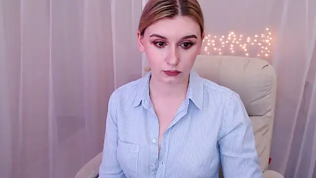 Snapshot of Freya_Celestial chatting on March 2025 01:38:02 PM Freya Celestial online show from March 2025 01:38:02 PM