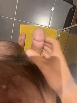 yannusgir33 online show from November 2025 10:21:01 PM