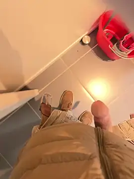 yannusgir33 online show from March 2026 03:17:01 PM