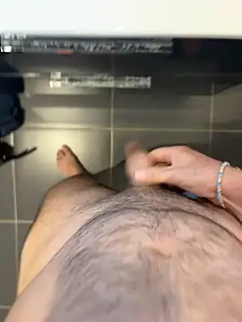 yannusgir33 online show from April 2026 04:23:01 PM