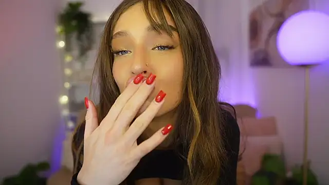 Clara Nia online show from February 2026 07:28:02 PM